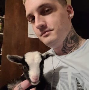 Meet your Posher, Zachary